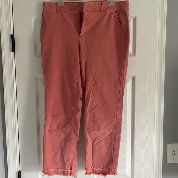 Pink Loft crop pants - Picture 2 of 5